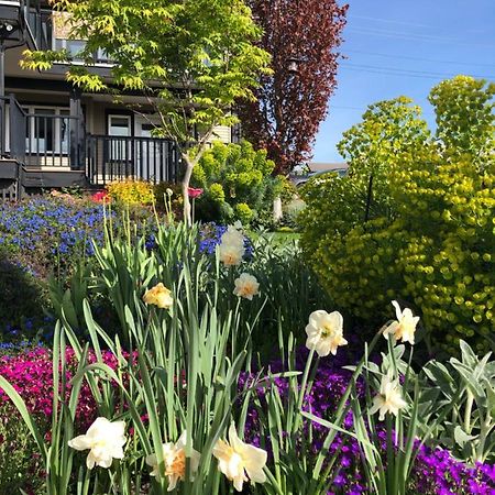 Lovely J Home -Stunning River View Cozy Two Bedroom Private Suite New Westminster Eksteriør bilde