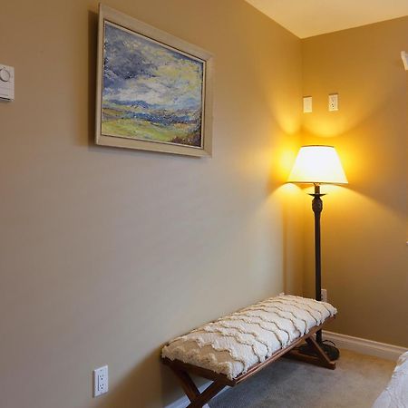 Lovely J Home -Stunning River View Cozy Two Bedroom Private Suite New Westminster Eksteriør bilde