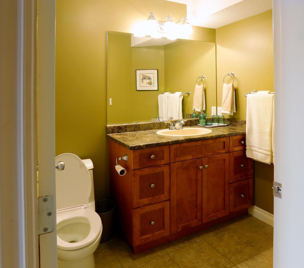 Lovely J Home -Stunning River View Cozy Two Bedroom Private Suite New Westminster Eksteriør bilde