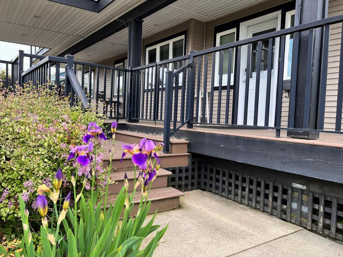 Lovely J Home -Stunning River View Cozy Two Bedroom Private Suite New Westminster Eksteriør bilde