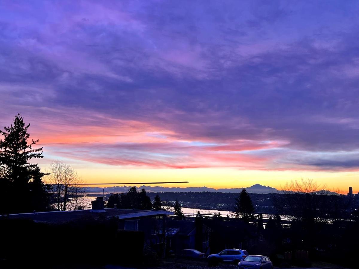 Lovely J Home -Stunning River View Cozy Two Bedroom Private Suite New Westminster Eksteriør bilde